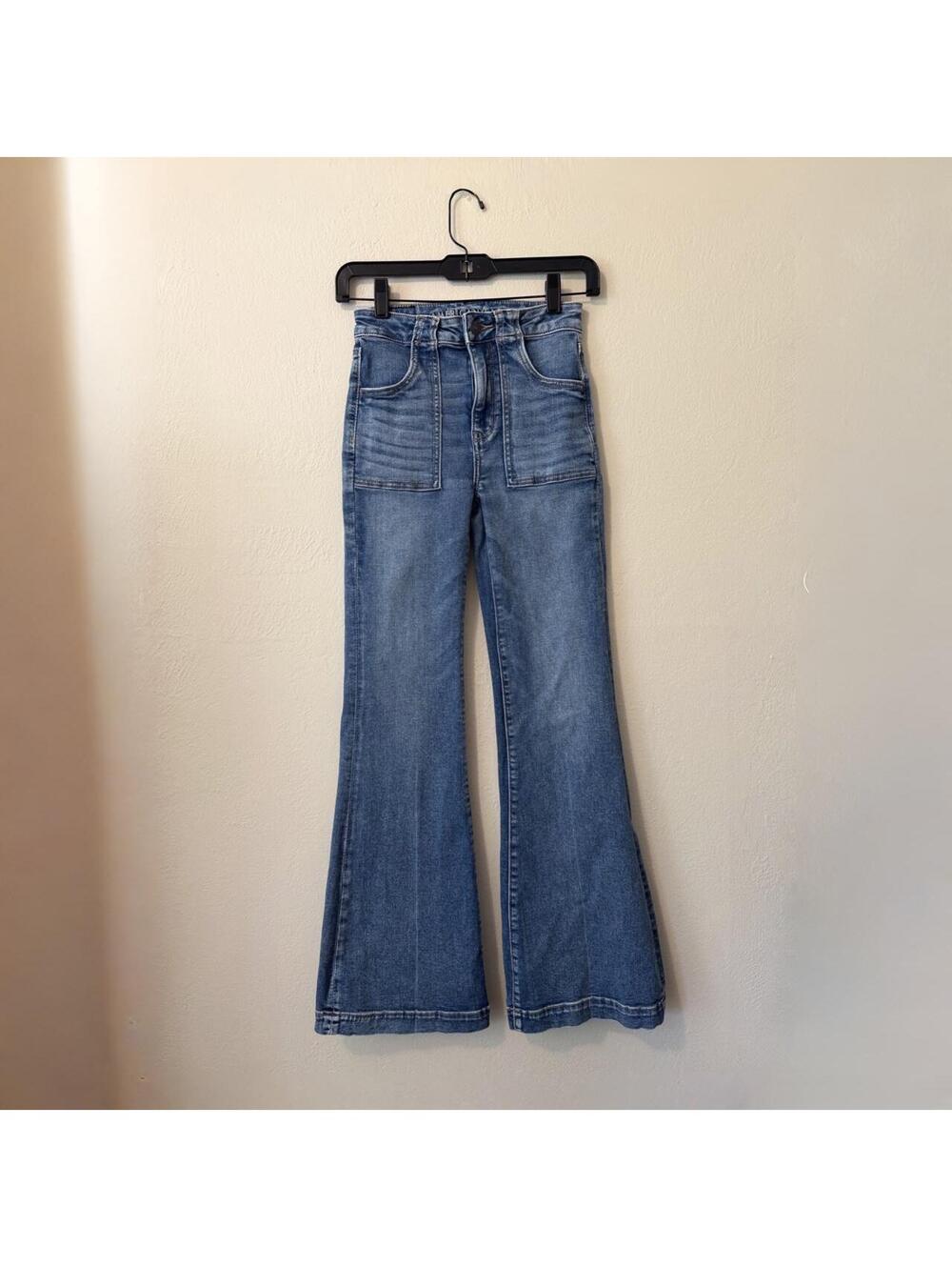 American Eagle Women's Blue Jeans